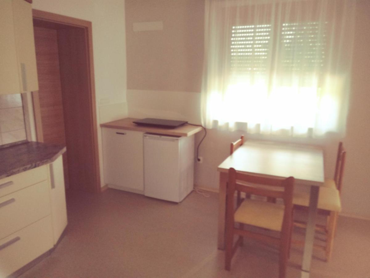 Апартаменты Apartma Smid Шкофья-Лока Экстерьер фото