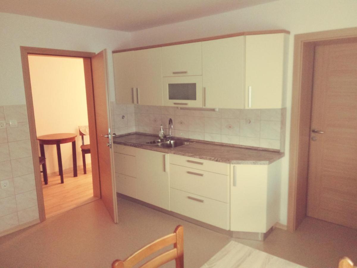 Апартаменты Apartma Smid Шкофья-Лока Экстерьер фото