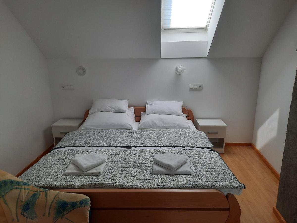 Апартаменты Apartma Smid Шкофья-Лока Экстерьер фото