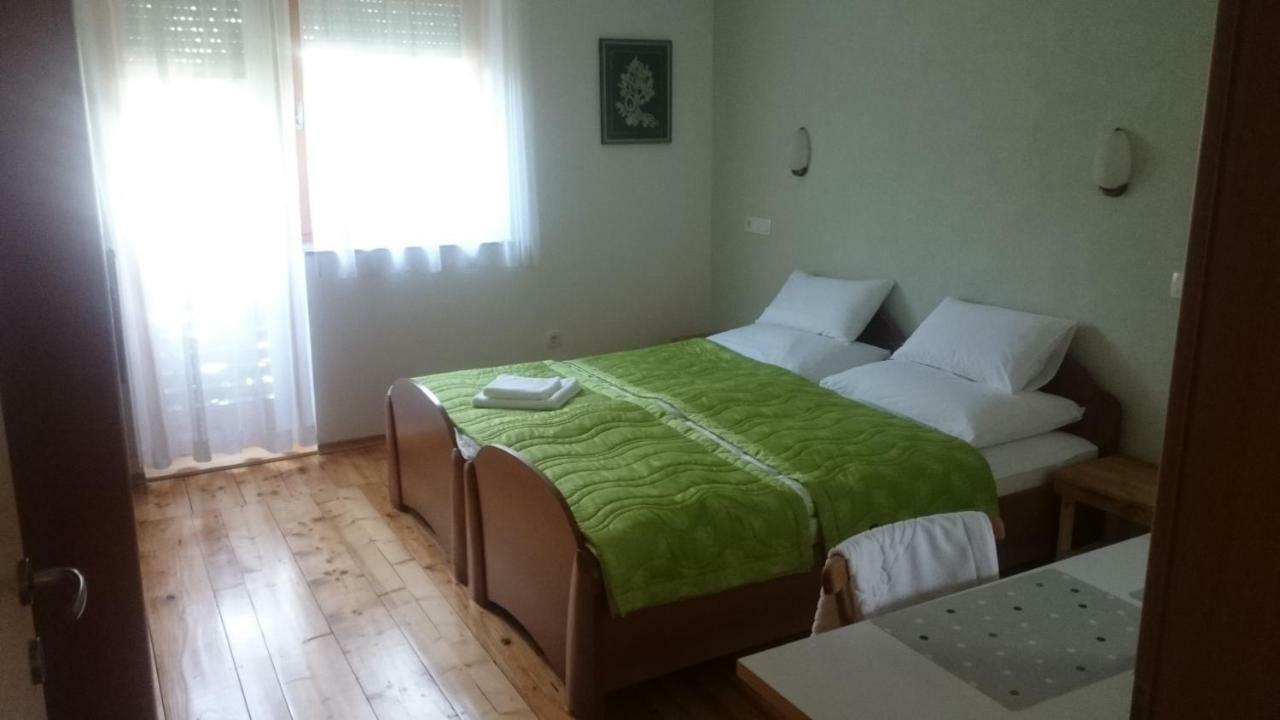 Апартаменты Apartma Smid Шкофья-Лока Экстерьер фото